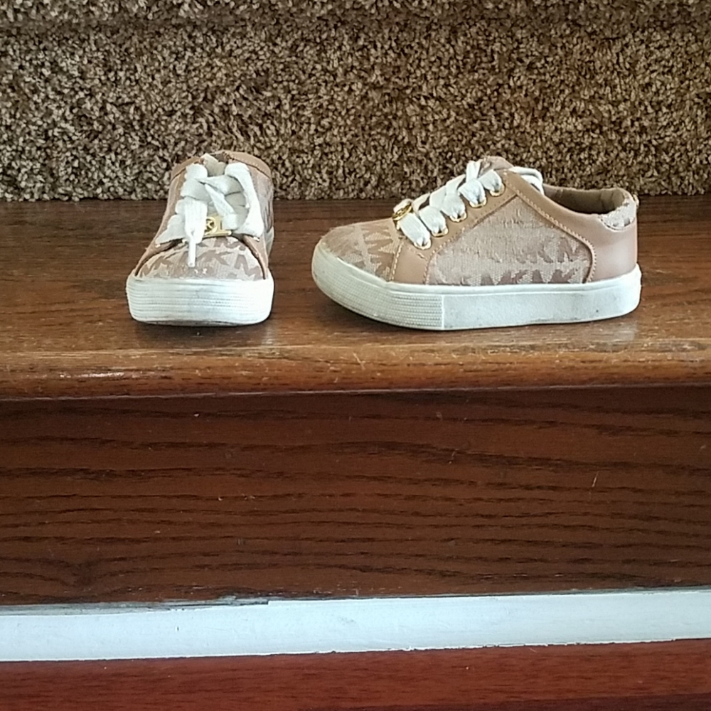 Michael Kors Toddler Monogram sneakers